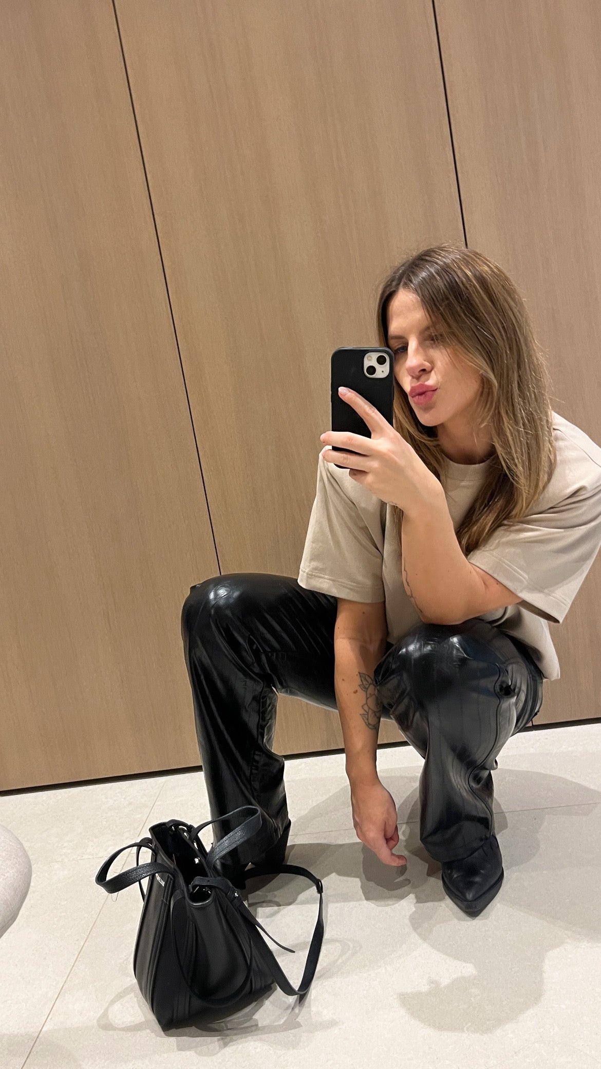 Marškinėliai Smėlio spalvos