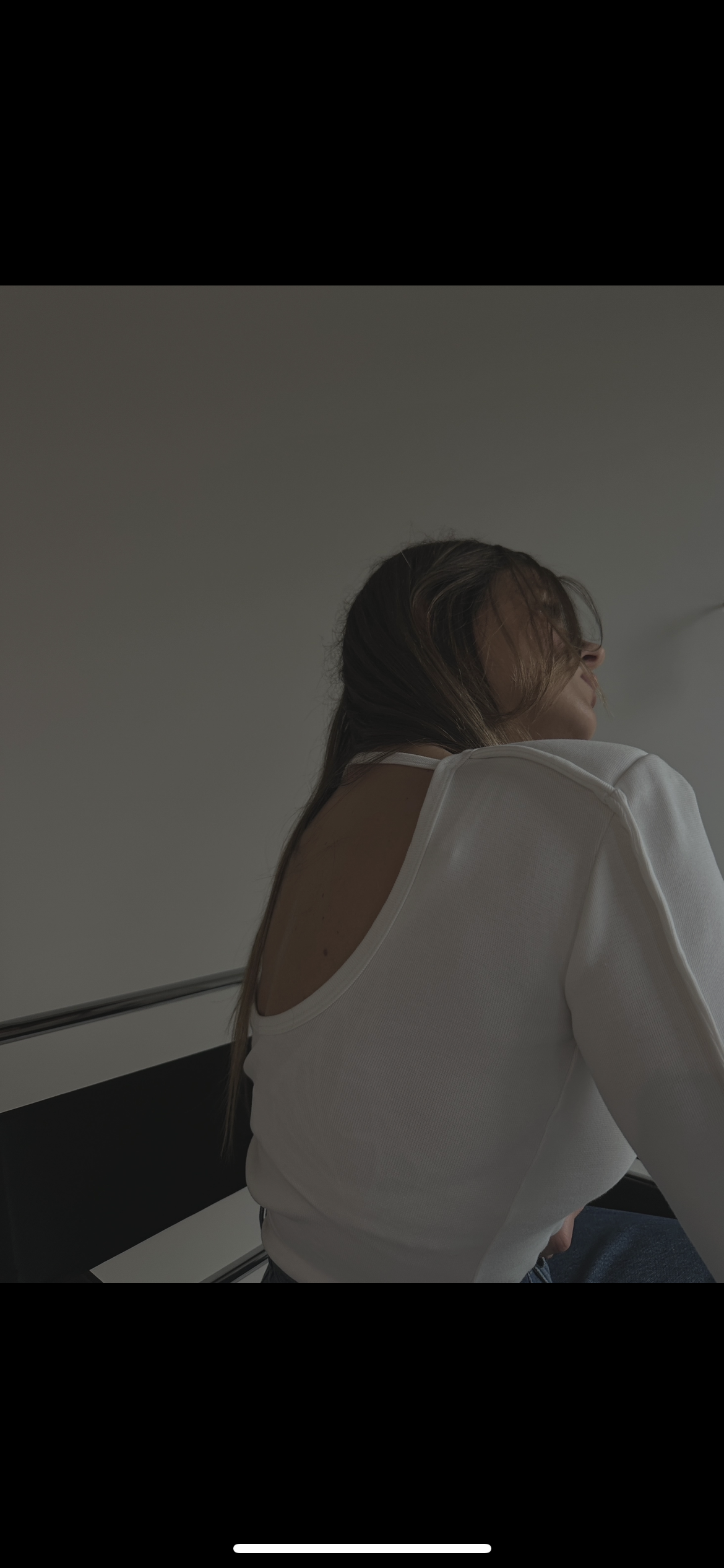 Palaidinė su petukais atvira nugara Balta
