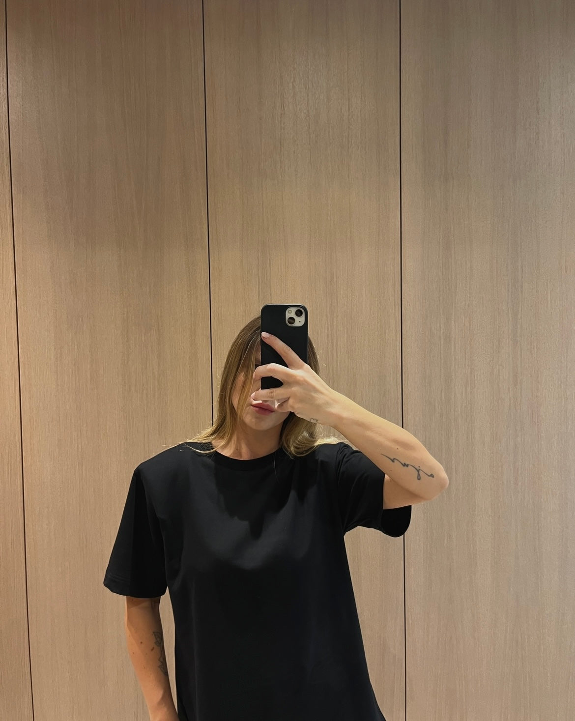 Marškinėliai Juoda