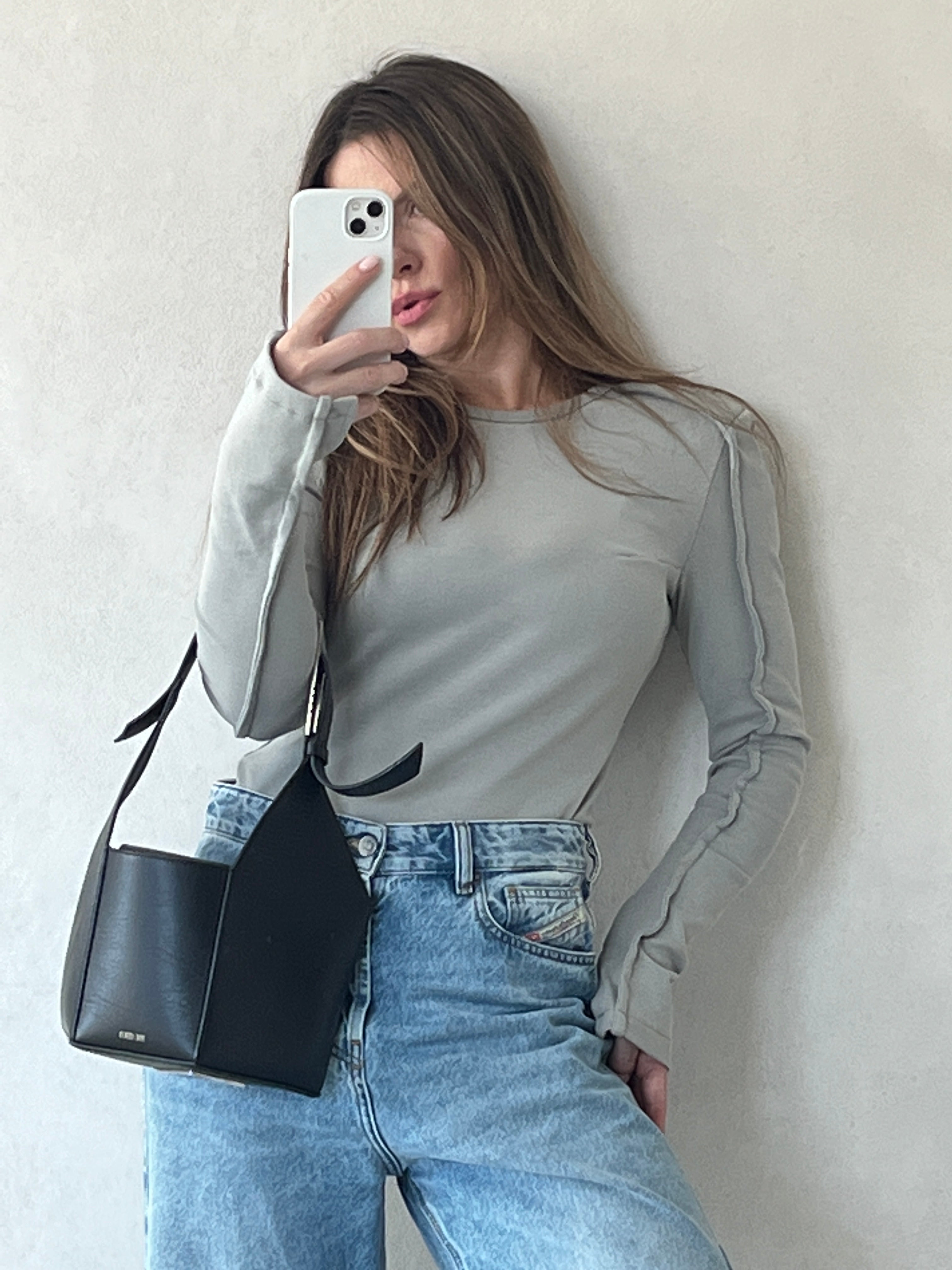 Palaidinė su petukais atvira nugara Pilka