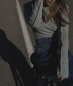 Palaidinė su petukais atvira nugara Pilka