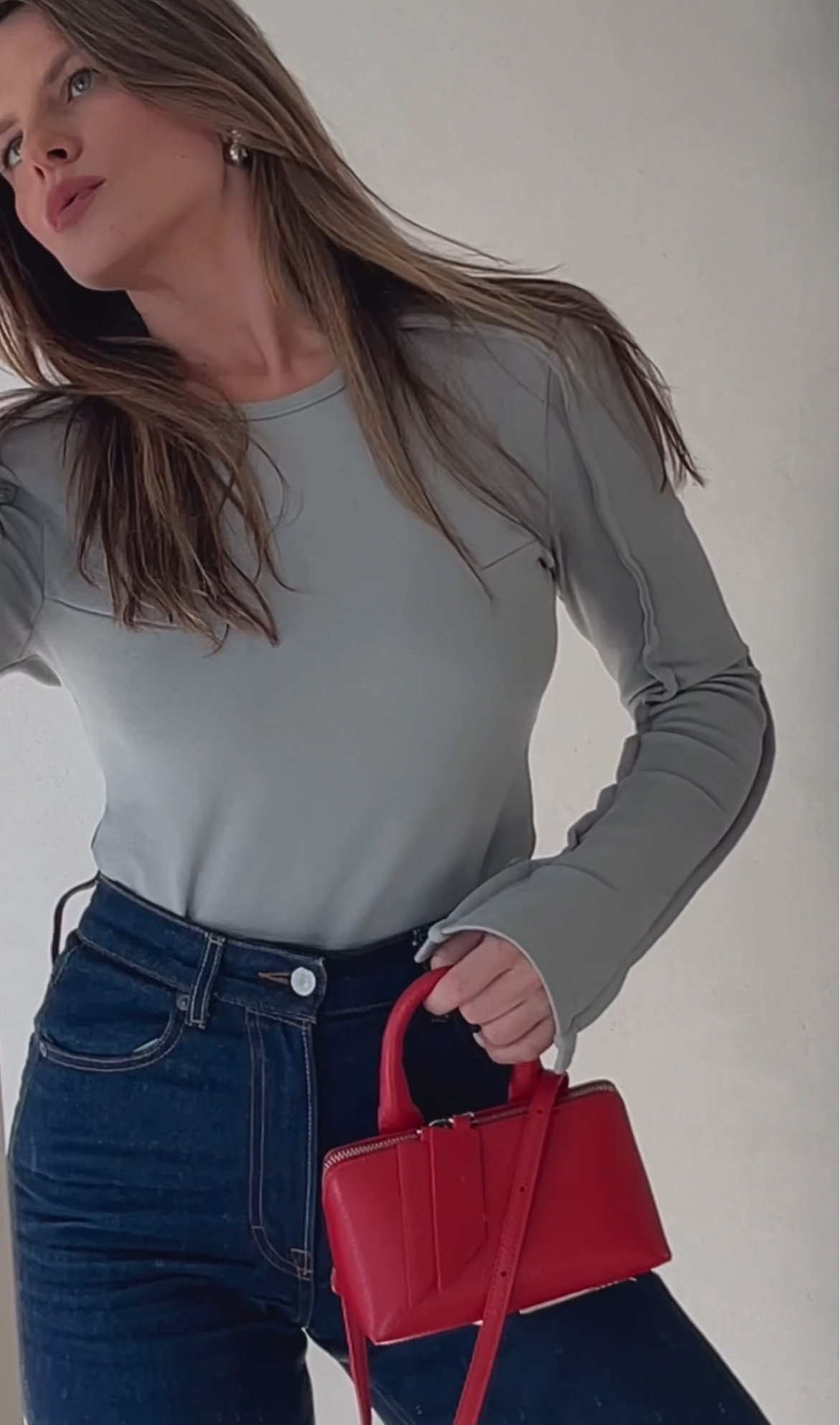 Palaidinė su petukais atvira nugara Pilka