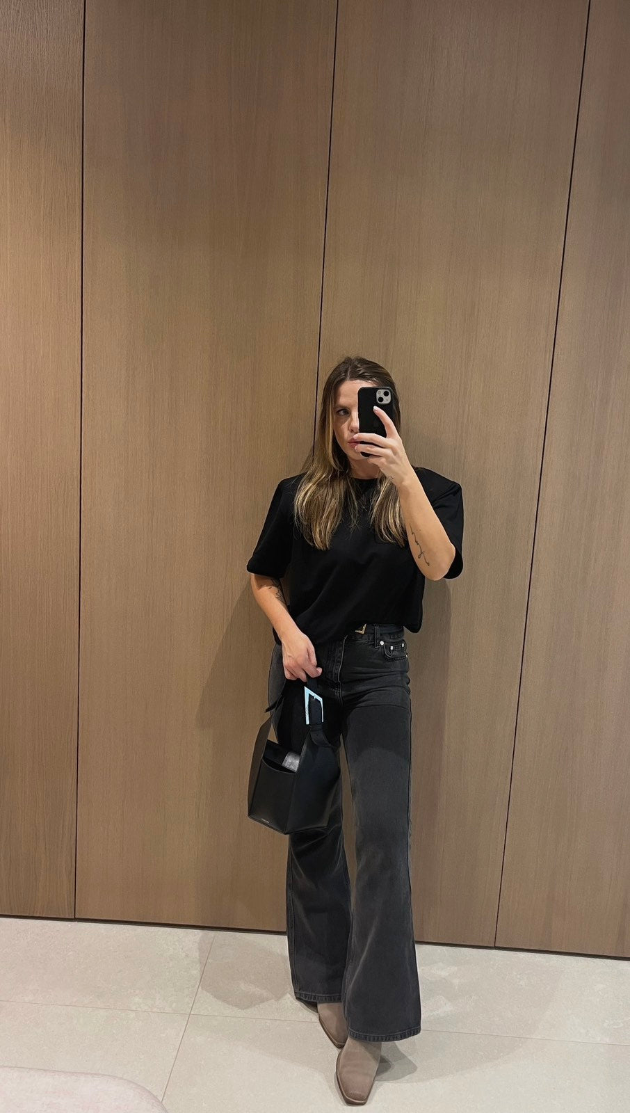 Marškinėliai Juoda